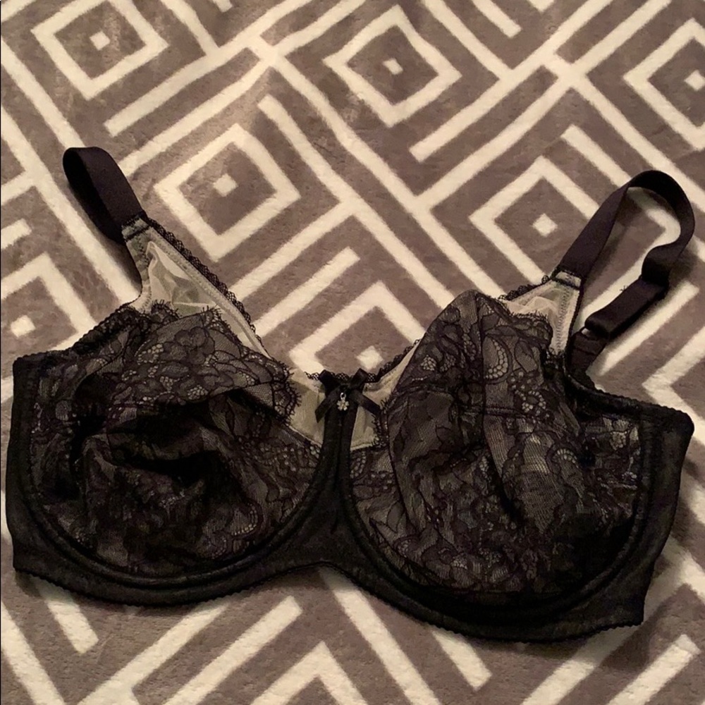 Wacoal bra. Black with beige undertone. 32G
